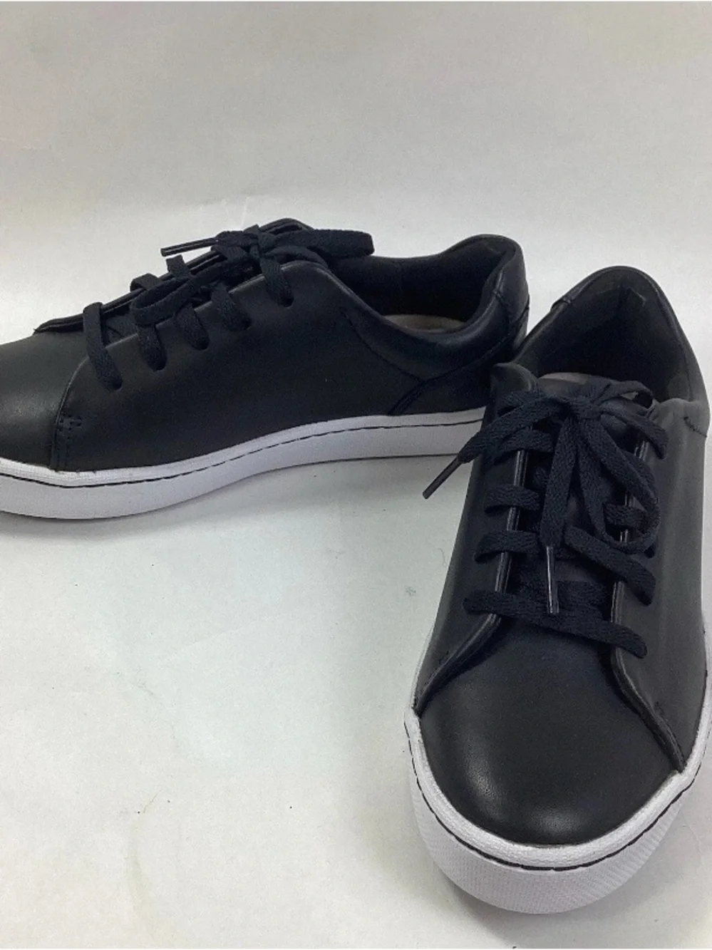 Clarks Black Low-Top Lace-Up Sneakers with White Sole